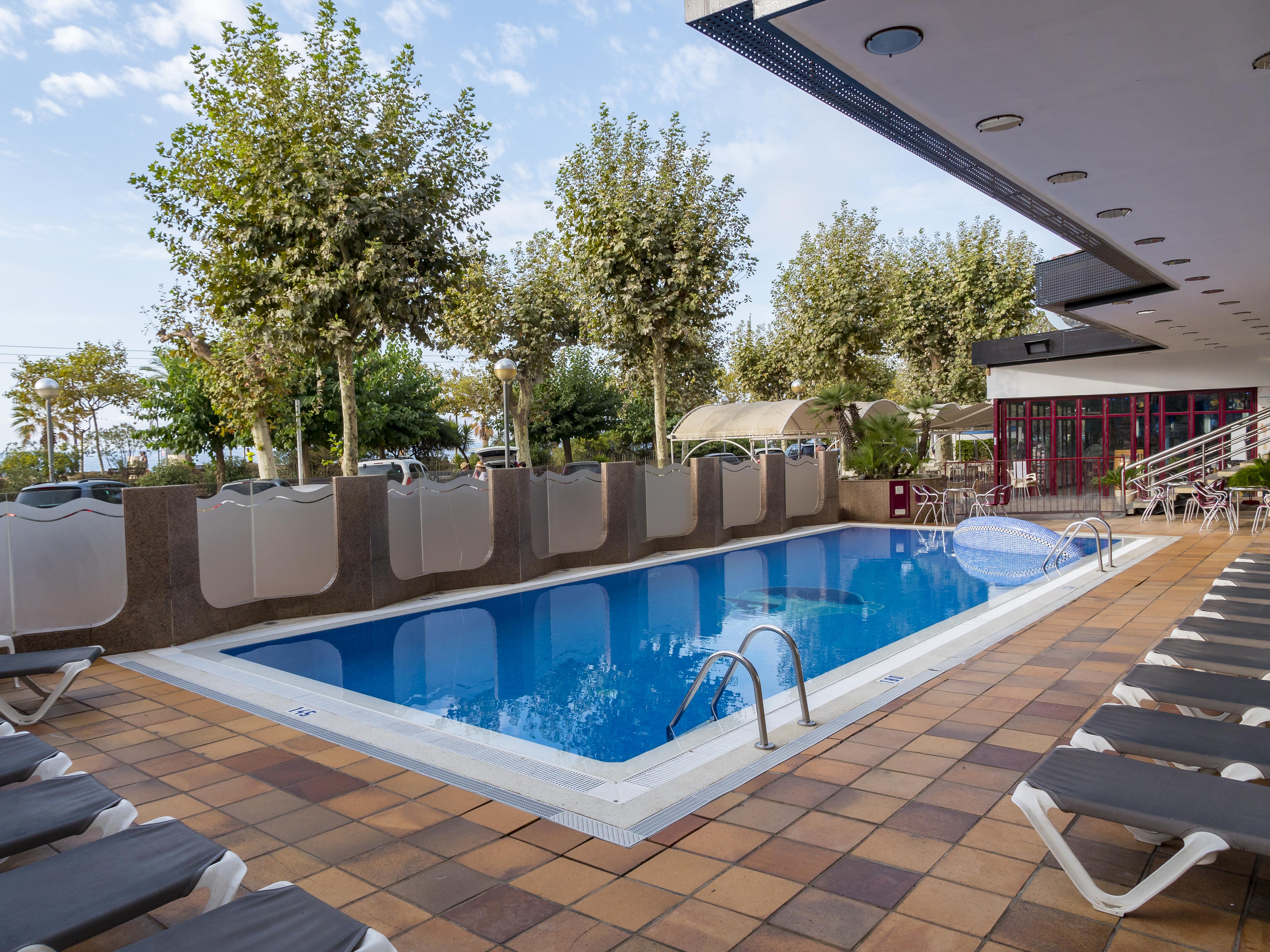 Checkin Garbi Hotel Calella Exterior photo